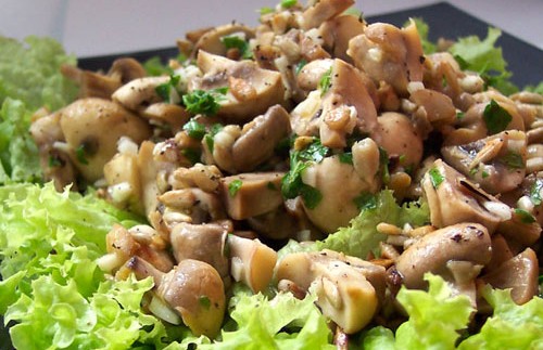 Салат из шампиньонов